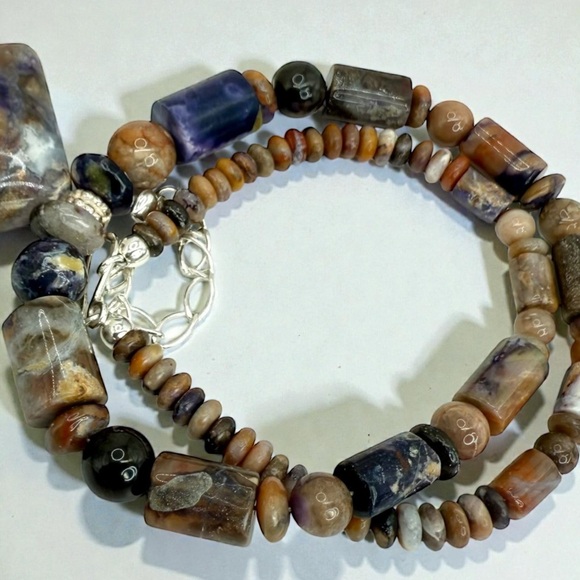 Vintage Retired Jay King Pink Cedar Stone Necklace – South African Mine Find - Picture 15 of 17